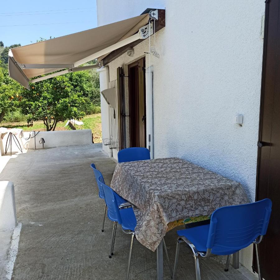 Εξοχική Κατοικία - Cottage Τίνα Liri Екстер'єр фото